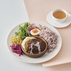 煮込みハンバーグ、デミグラスソース