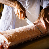 料理経験20年以上の料理長が店長も兼任。