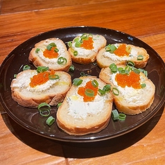 自家製チーズととびっこのカナッペ