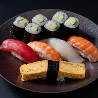 お食事前後も楽しめるバーコーナー