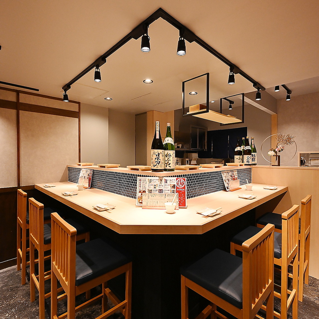 職人が握るお寿司をすぐに味わえるカウンター席は寿司屋の醍醐味。6名差様までご利用いただけます