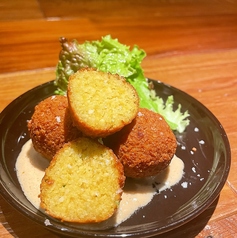 パリで人気のコロッケ「ファラフェル」