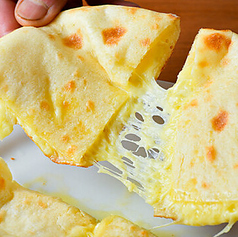 ≪チーズナン≫とろーりとろける感動の美味しさ！