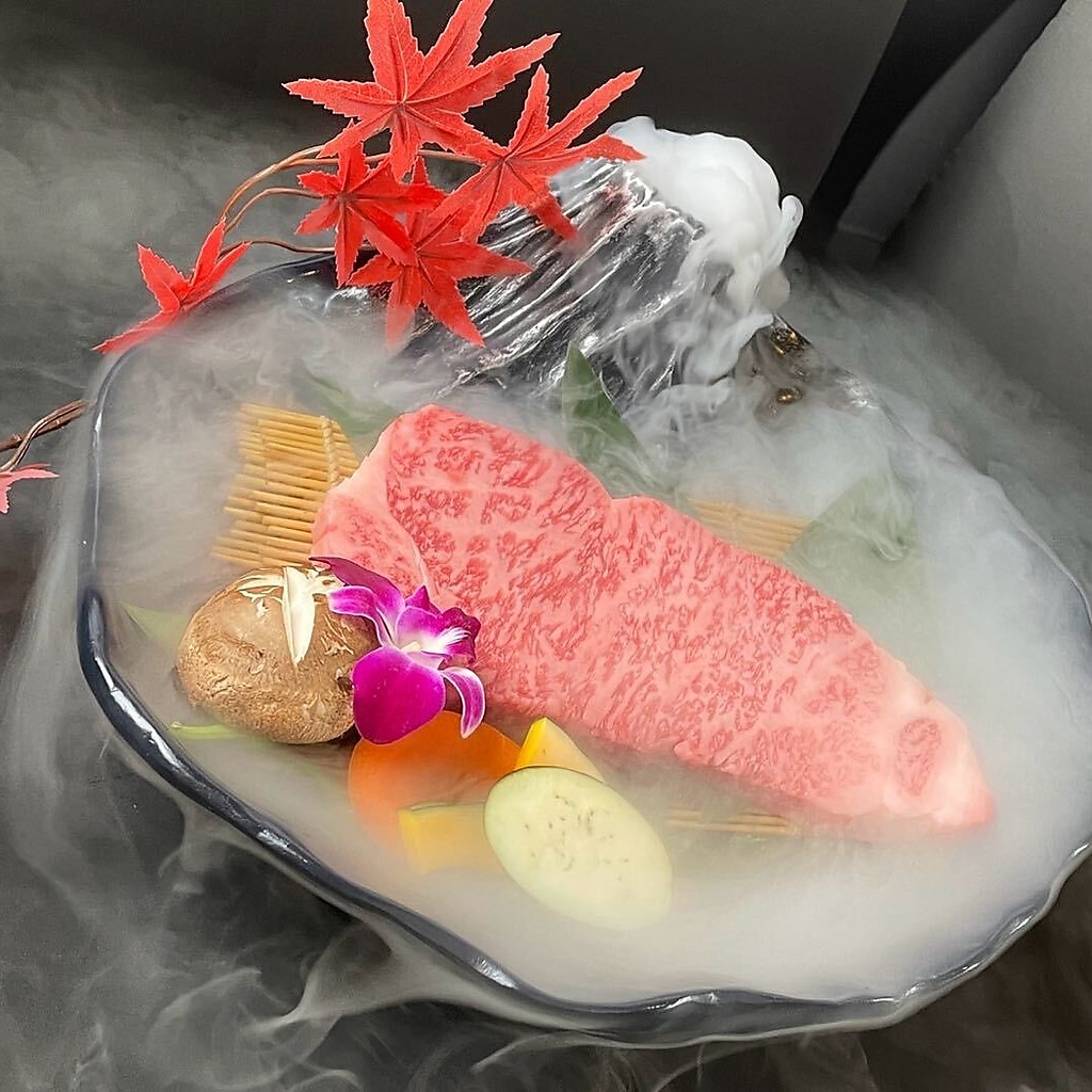 全席完全個室の【蔵】。肉質にこだわった選りすぐりの黒毛和牛をご堪能いただけます。