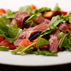牛サーロイン（兵庫産）のたたき　サラダ仕立て