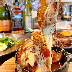 たっぷりチーズのチリポテト