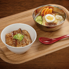 上カルビ丼(小）＆冷麺(小)セット