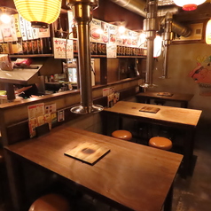 ゆったり6人掛けのテーブル席。会社のお仲間やご家族と。