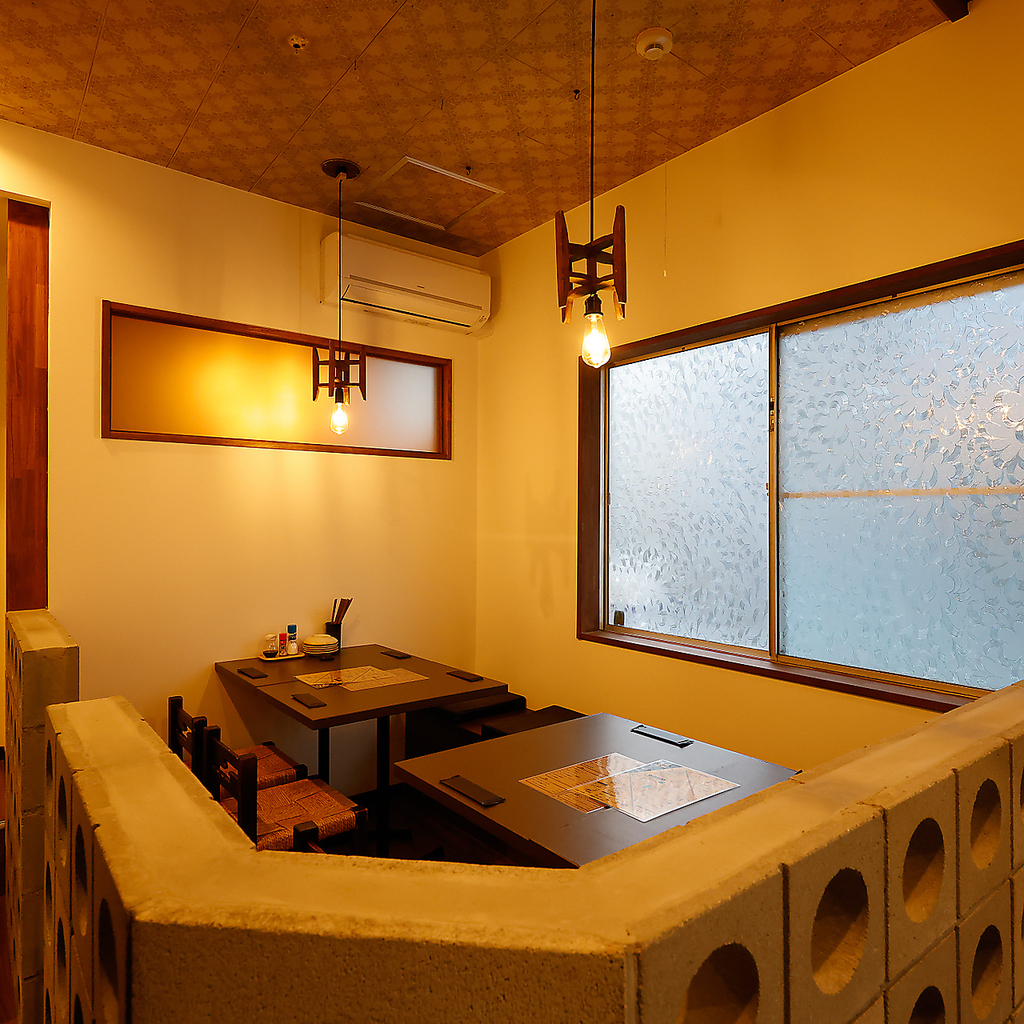 落ち着いた雰囲気の中で、店主が心を込めて作る絶品料理を楽しむひとときを。友人や大切な人とぜひ！