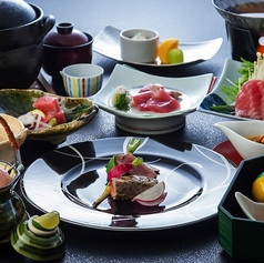 月替わり会席【紅べに】会席 三崎まぐろの旨みを多彩に仕上げた特別な会席料理