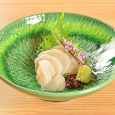 つぶ貝造り/帆立貝柱造り/しまあじ造り 各