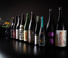 お料理と相性◎の日本酒を常時10種類以上ご用意してます