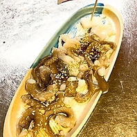 鮮度抜群の生イイダコを踊り食いで堪能！