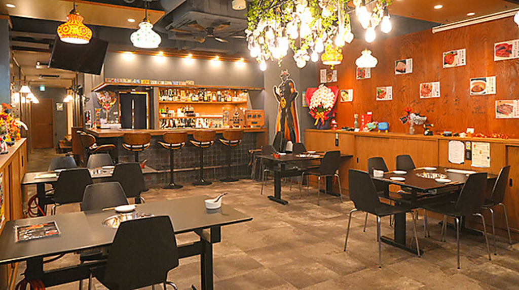 店内はおしゃれな空間が広がります。