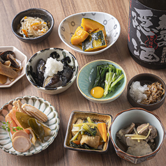 旬の食材を使用したバリエーション豊富なおばんざい