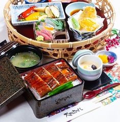 ランチにオススメ！お得な御膳セットを多数ご用意。