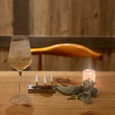 罪悪感なし美食イタリアン 2-4名様席。灯り揺れる夜