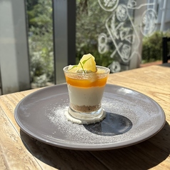 パイナップルのレアチーズケーキ