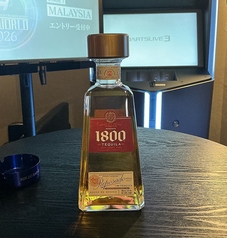 ホセ　クエルボ　テキーラ　1800 レボサド