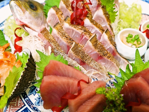 旬菜地魚を中心とした、本格和食懐石が楽しめる。店内の雰囲気も和を堪能できる。