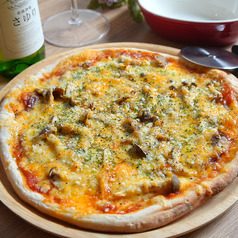 【ピザ】イベリコ豚サラミとキノコのピザ