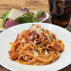 ランチ限定のお得なセット♪全てドリンク・サラダ付き◎