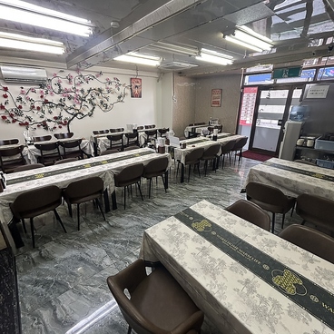 BAN MAI RESTAURANT バン マイ レストラン 博多の雰囲気1