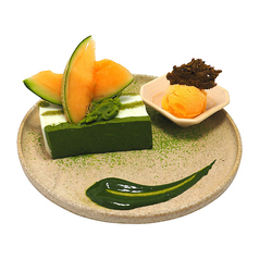 抹茶×メロンのムースケーキ