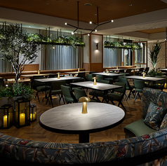 ディナータイムは「レストラン＆バー」コース料理もあり