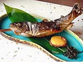料理メニュー写真 岩魚の岩塩焼