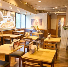 スペアリブハウスハウディ新宿御苑前店の雰囲気1