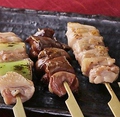 料理メニュー写真 国産鶏の串焼き3種盛合せ