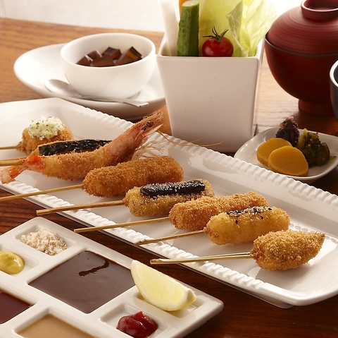 旬食材を職人技で揚げる高級串カツ。恵比寿の上質な和空間で、老舗の味を堪能。