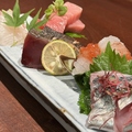 料理メニュー写真&nbsp;元魚屋の目利きのお造り盛り合わせ