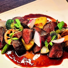 本州鹿ロースのポワレ　カシスソース