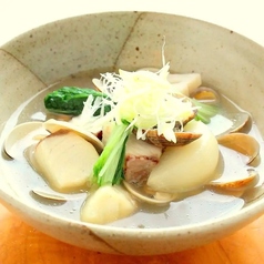 毎日お店で仕込む鰹と昆布の出汁が自慢の「姫路おでん」