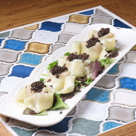 黒トリュフ香る冷製ワンタン◎