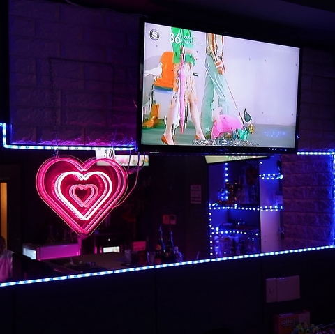 時間無制限の飲み放題で乾杯☆カラオケ完備で大盛り上がりできる隠れ家BARです♪
