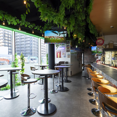 着席30名様、立食150名様まで収容可能です♪店内のレイアウトがご利用シーンにあわせて変更ができるので幅広いシーンで活用していただけます◎貸切は20名様～ですが、20名以下でもお気軽にお問い合わせください。