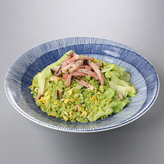 燻煙ベーコンのレタスチャーハン