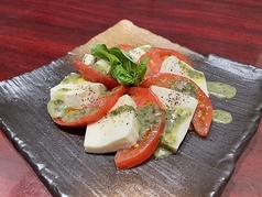 豆富とトマトのカプレーゼ