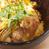 〆まで大満足◎鶏出汁が溢れ出すこだわりの極上親子丼♪