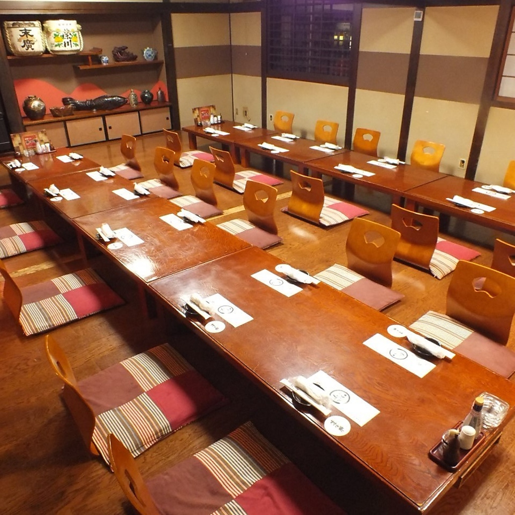 座敷席は最大30名様のご案内が可能◎さらに最大50名様で店内貸切もできます！団体様のご利用にぜひ♪