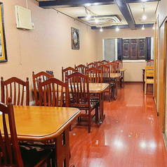 【3階】落ち着いた空間で本格四川料理をごゆっくりお愉しみいただけます。2名様から最大20名様まで様々なシーンにご対応できます。フロアごとの貸切予約可能！