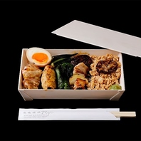 旨さを重ねた、贅沢仕立てのお土産[鶏重]1500円（税込）