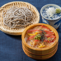 ごまそばと炙り金目鯛の漬け丼のセット