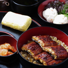 【お手頃】2000円コース◆当店で人気のうなぎ料理や逸品メニューを一堂に味わうことができます！の写真