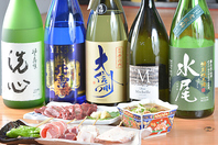 各地の多彩なお酒を種類豊富に取り揃えております◎