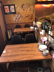 テーブル席もご用意しました。少人数でのお食事もお気軽にご利用ください。