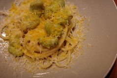 空豆とカラスミ、ペコリーノチーズのパスタ